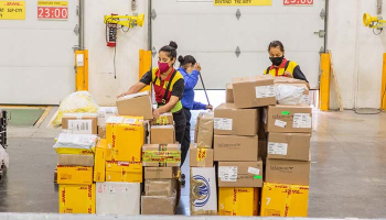 Packaging DHL Express